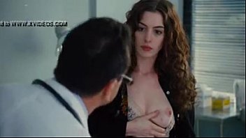 Anne hathaway breasts