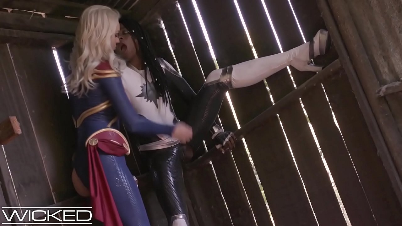 Captain marvel vs android 18