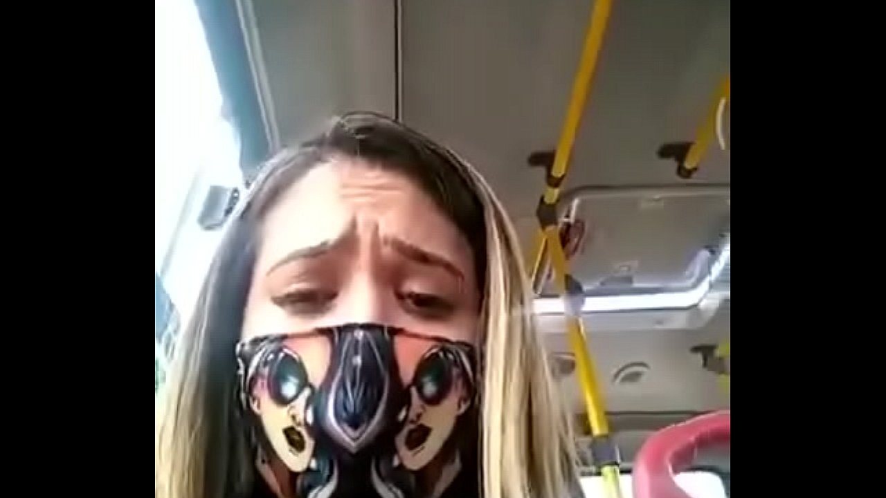 Follando en el bus