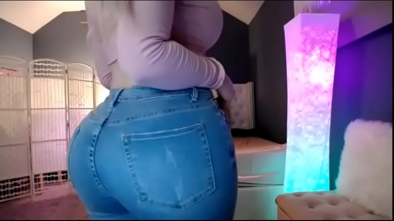 Thick ass white girl