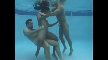 Porno na piscina