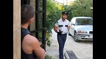 Sexo gay policial