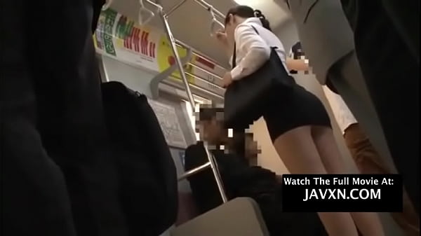 Japonesa fudendo no trem
