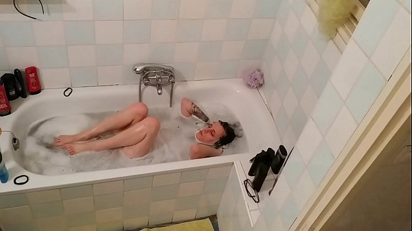 Cameras escondidas em banheiros femininos