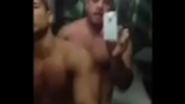Video de gay brasileiro