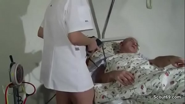 Cuidadora de idoso reanima paciente