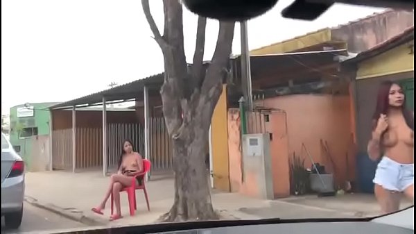 Comendo prostituta na rua