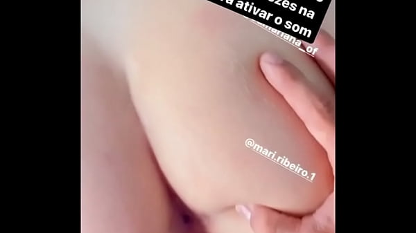 Mari Ribeiro fazendo anal