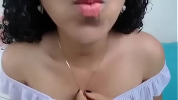 Mulher se masturbando na webcam