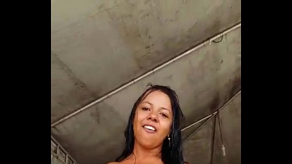 Pregando mulher do amigo de surpresa