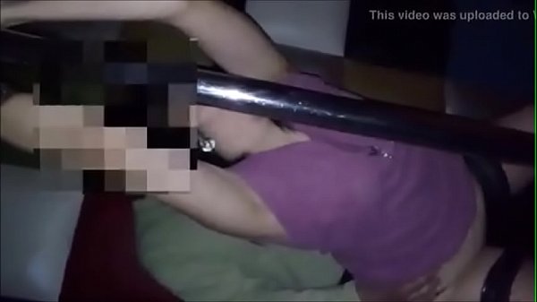 Chinês espiando a mulher transando na casa de massagem