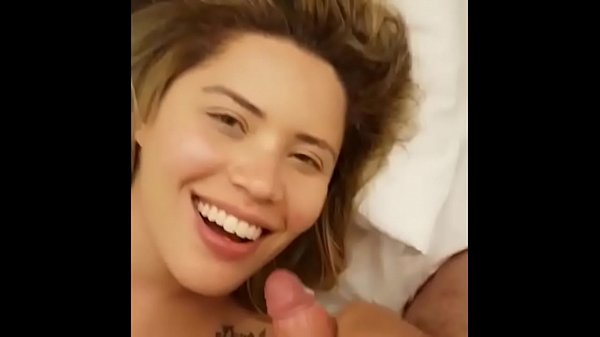 Gozando no cu da impregada brasileira caio na net