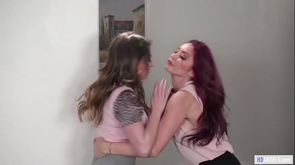 Sexo anal entre lesbica