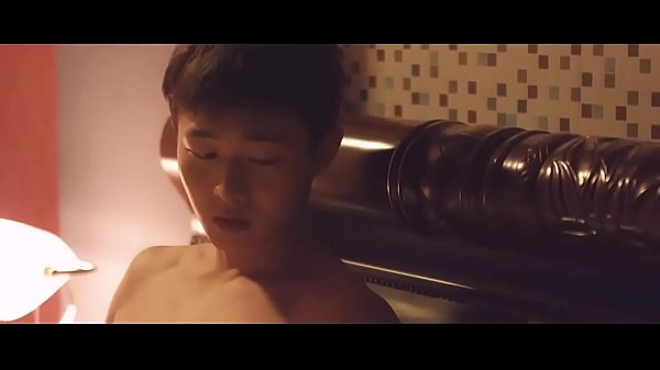 Coreano bonito fazendo sexo com oytra coreana