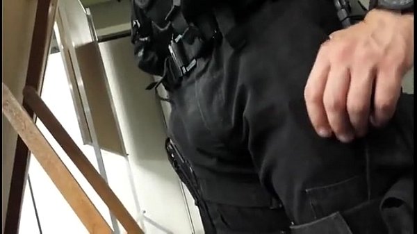 Gay transando policial