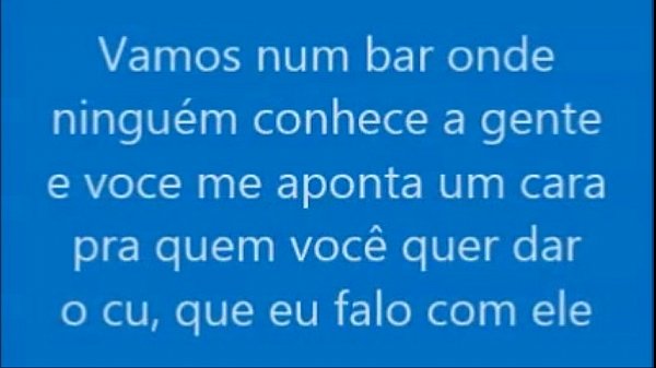 Mulher do clitóris graças  trancando com outra mulher em