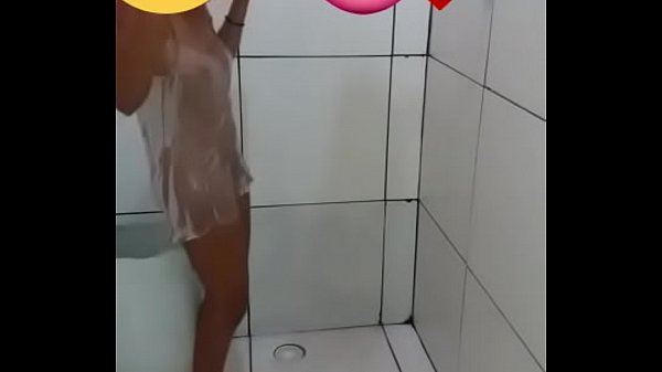 Esposa madura no banho