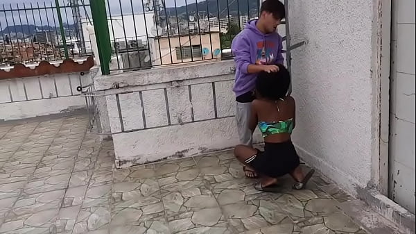 Transando baile de favela