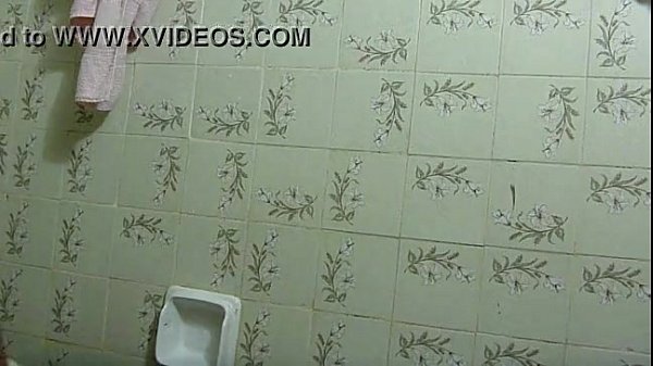 Xvideo  mulata  tomando  banho pelada