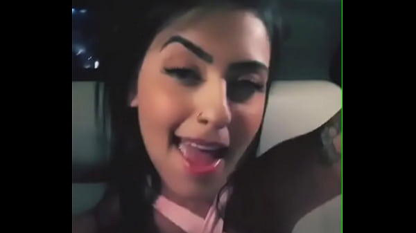 Video novo de MC Mirella se masturbando