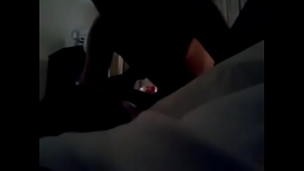 Mãe brasileira ajuda filho se masturbando