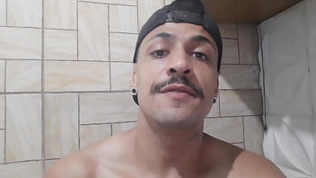 Hemafrodita brasileiro com gay
