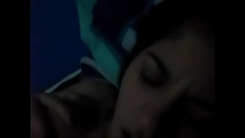 Novinha fazendo sexo na cama