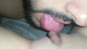 Sexo oral em português chupando b*****