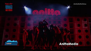 Clipe da Anitta fazendo boquete