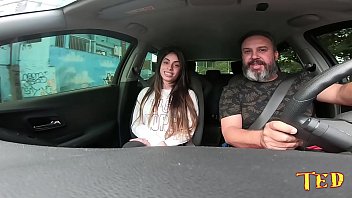 Porno homen no carro se mastubano