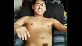 Gay masturbando Asiático