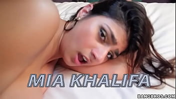 Mia khalifa de submissa