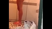 Martha amadora brasileira tomando banho brasil