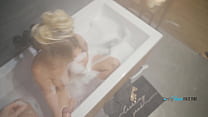 Filme porno na banheira romântico