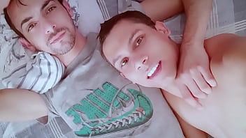 Novinho gay brasileiro transando