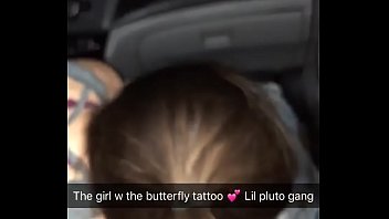 Tatuagem borboleta na barriga