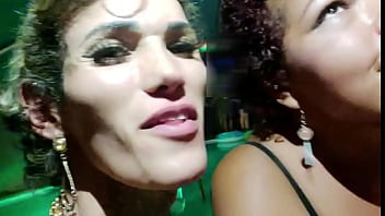 Sabrina Prezotte dando uma voltinha em uma das ruas de prostituiçao da Barra Funda em SP...