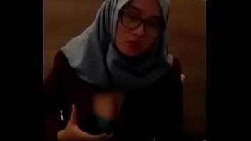 Crot dimulut jilbab indo cantik