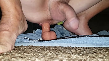 Gay gozando com brinquedo