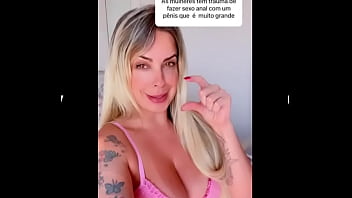 Novinha brasileira doida pra rasca o cu