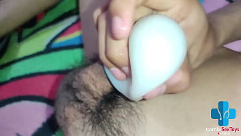 Se masturbando com o egg