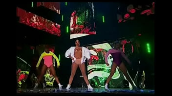 Brasileira cantora Iza fazendo Sexo