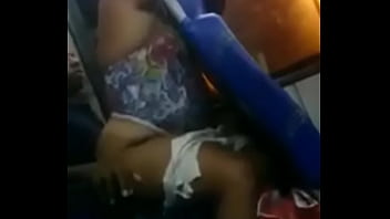 Casal fazendo sexo no ônibus
