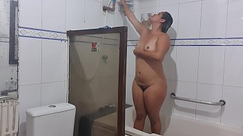 Cintia mulata de Nilópolis peladinha no banheiro