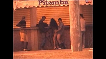 Melina Argentina em arapongas Paraná Brasil fazendo sexo e chupeta fumando drogas