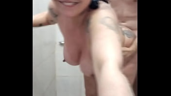 Novinha sexo gaúchos tomando banho