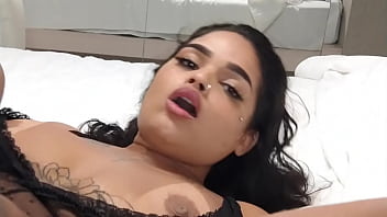 Xvideos Caroline Lopes fodendo sua buceta com plug no cuzinho