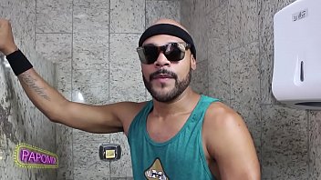 Daniel carioca tirando a virgindade gay videos porno