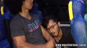 Orgia Brasil bi no ônibus homem com homens