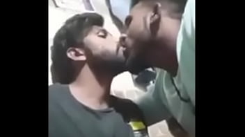 Gays beijo